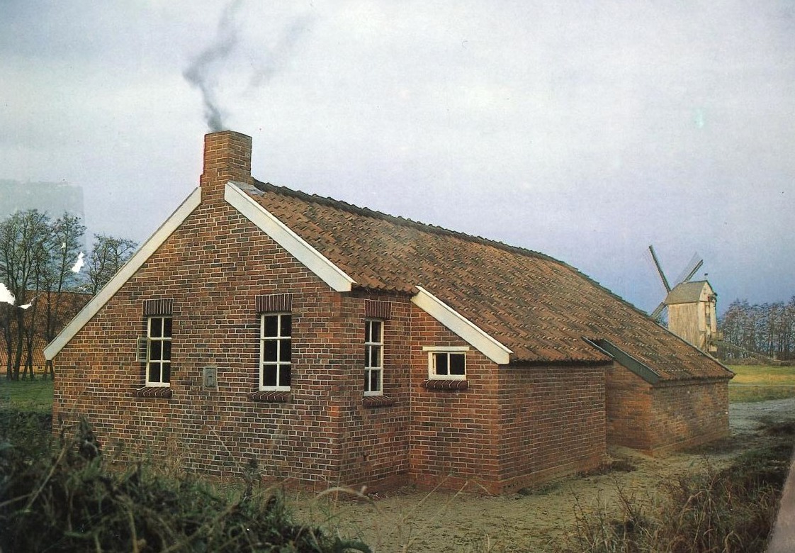 Historisches ostfriesisches Landarbeiterhaus aus Stapelmoorerheide