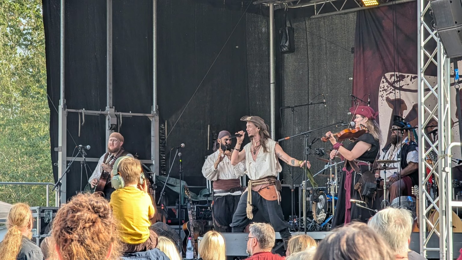 Livemusik auf der Bühne beim Retro-MPS Borken