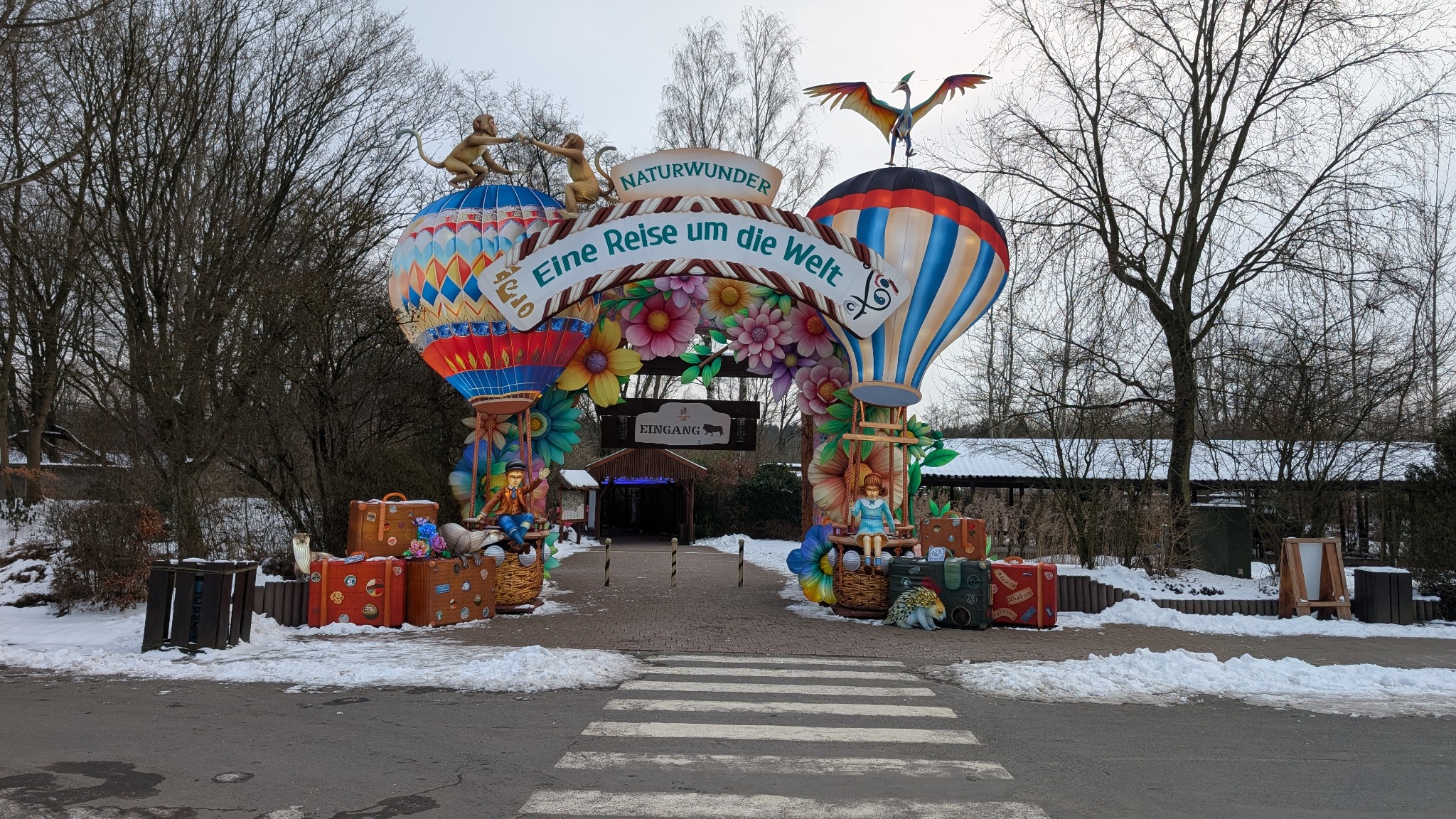 Eingang zum Serengeti-Park